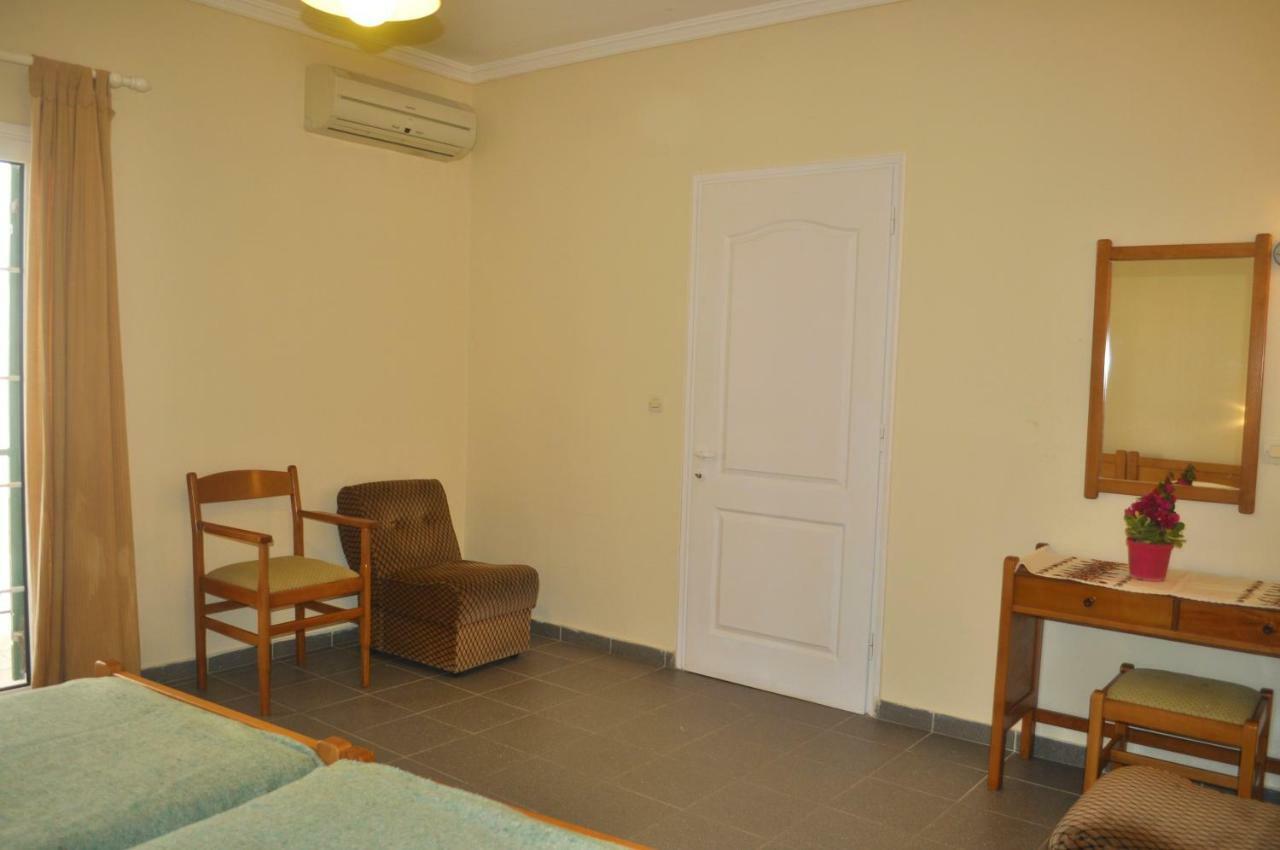Holiday Studio Apartments Yannis On Agios Gordios Beach In Corfu Zewnętrze zdjęcie